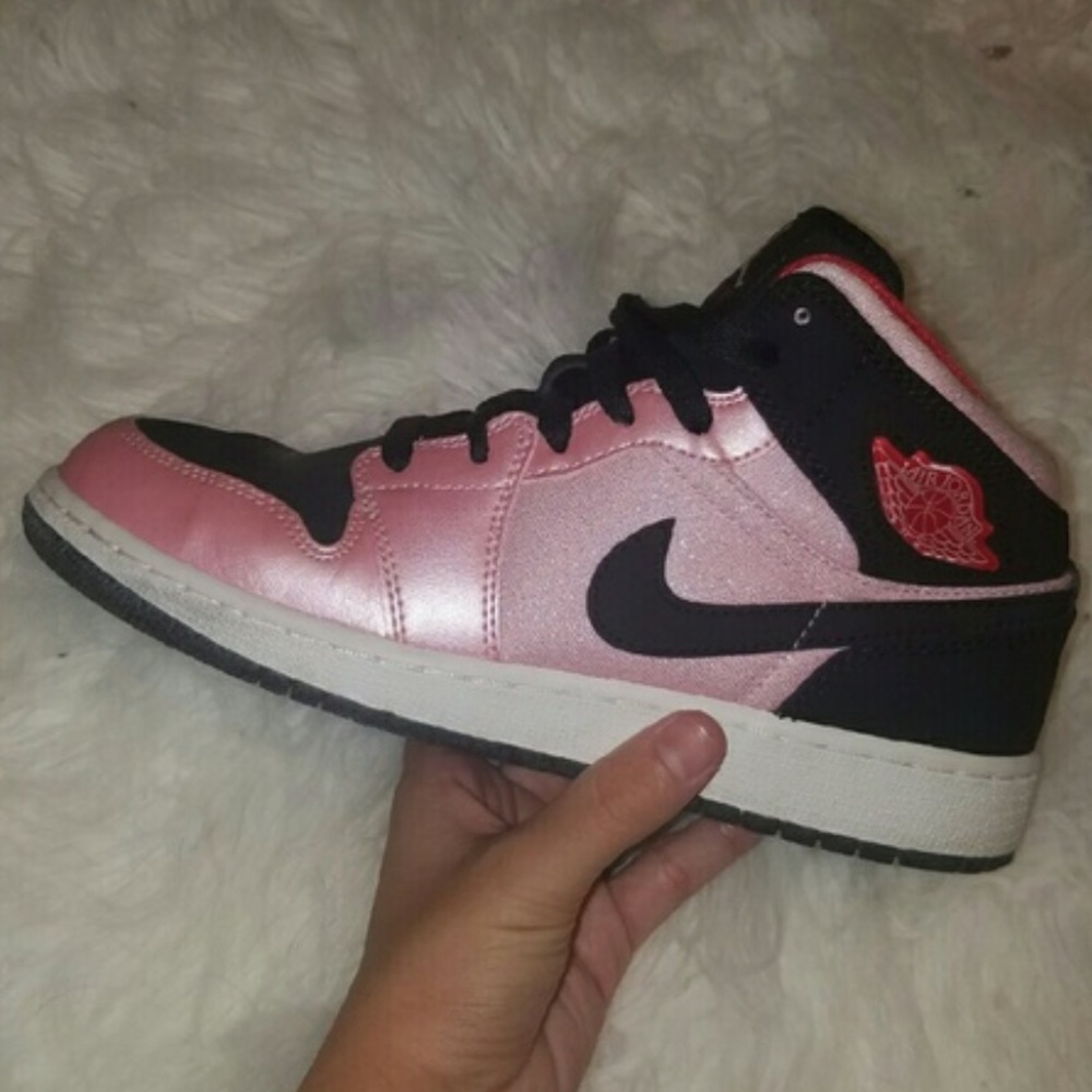 Searching for this item.